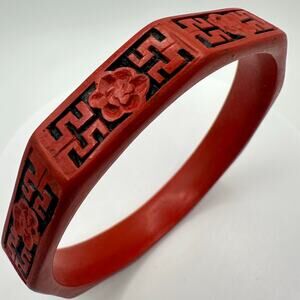 Vintage red Cinnabar Chinese octagonal carved floral black bangle bracelet